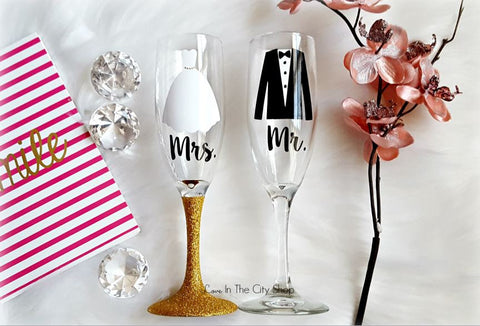 Bride and Groom Champagne Flutes - love-in-the-city-shop