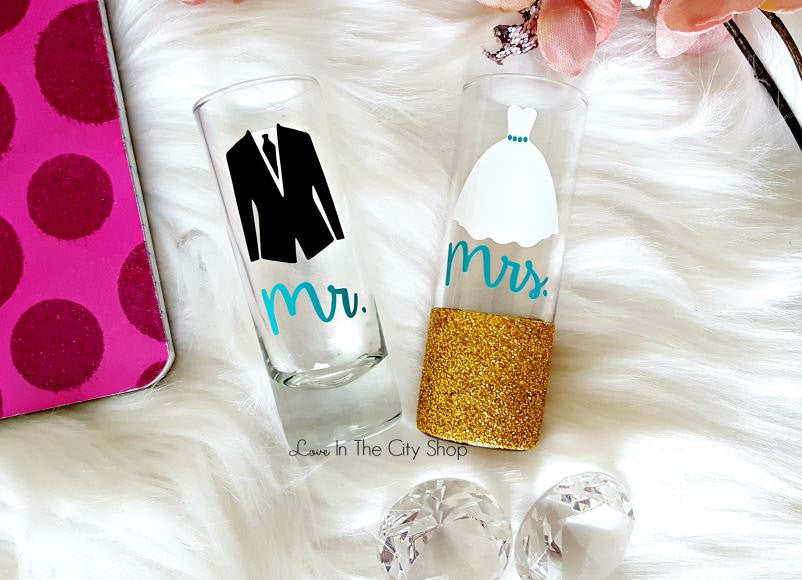 Bride and Groom Shot Glasses - love-in-the-city-shop
